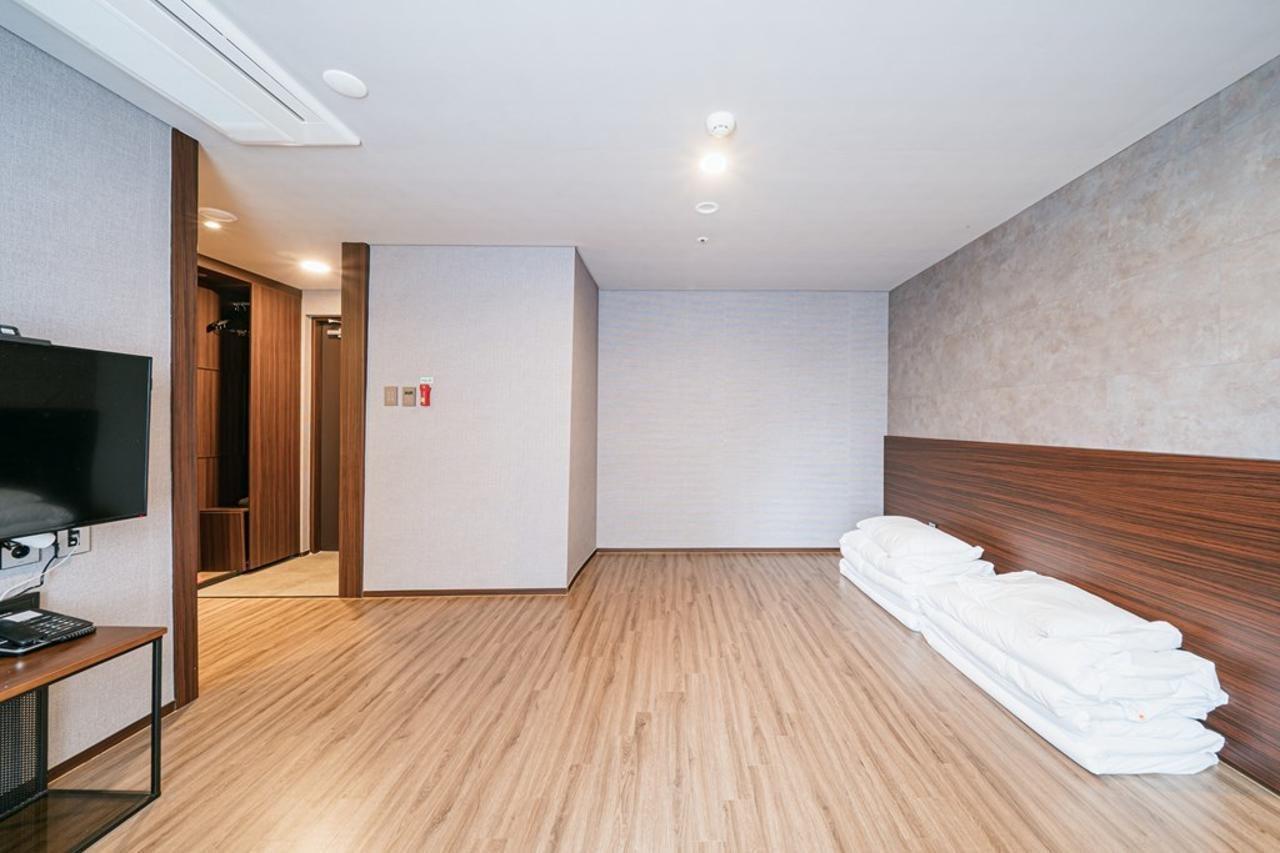 With City Hotel Jeju Dış mekan fotoğraf